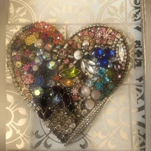 Framed Jewelry Art - Heart Made with Jewelry. - Picture 10 of 10